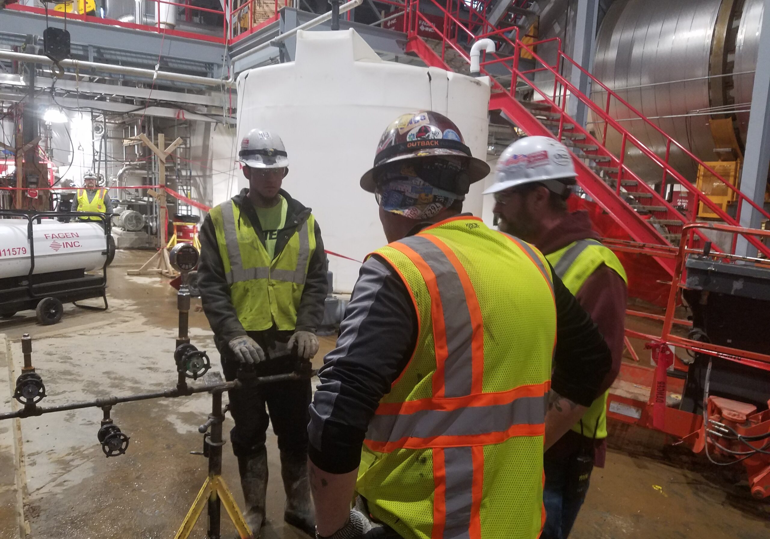 Ringneck Energy - Careers - Men in safety vests working